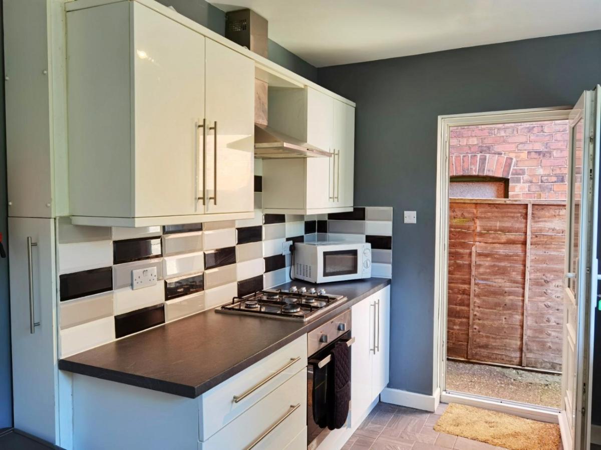 Villa Perry Road, Beautiful Large House Available For Guests And Contractors Parking Wifi Nottingham Exterior foto