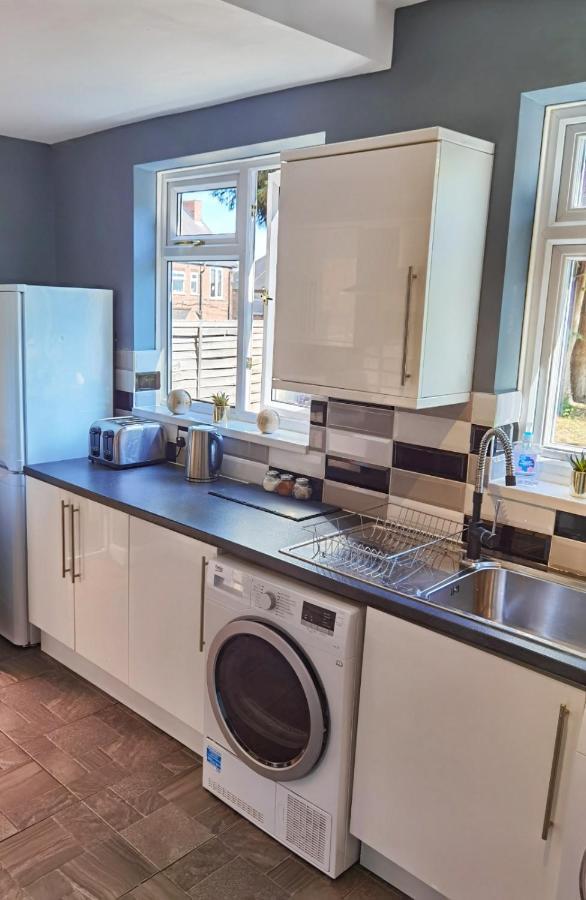 Villa Perry Road, Beautiful Large House Available For Guests And Contractors Parking Wifi Nottingham Exterior foto