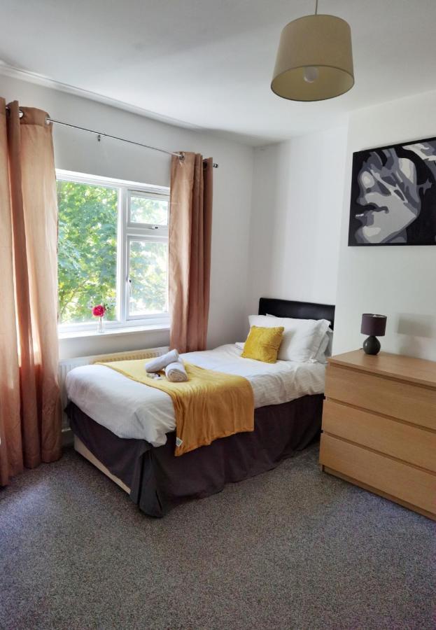 Villa Perry Road, Beautiful Large House Available For Guests And Contractors Parking Wifi Nottingham Exterior foto